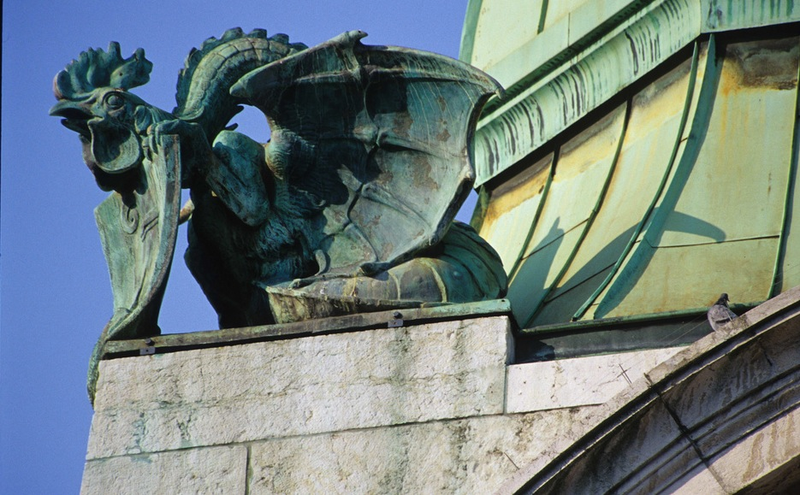 Illustration for article titled A Menagerie of Church Gargoyles Includes Aliens and Astronauts